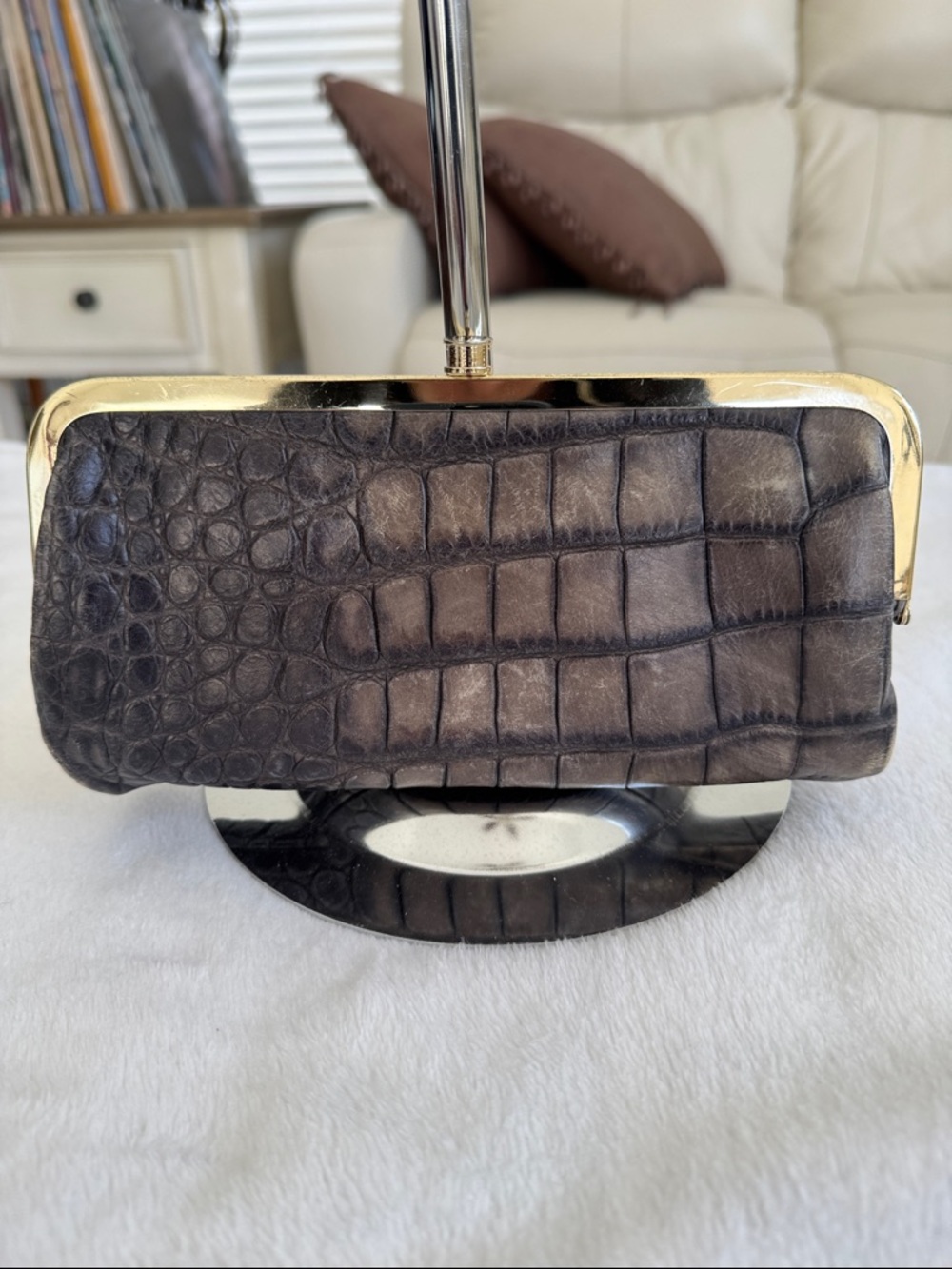 G.I.L.I. Got It Love It gray croc embossed leather double click lock wallet - Picture 2 of 11